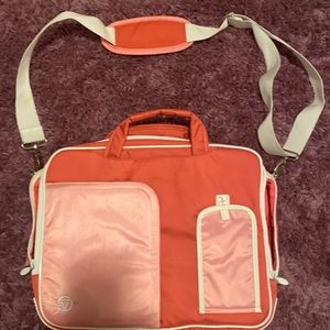 LAPTOP CARRYING CASE